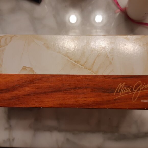 Maui Jim "Noni" Tortoise with Gold Polarized Sunglasses - Picture 3 of 4